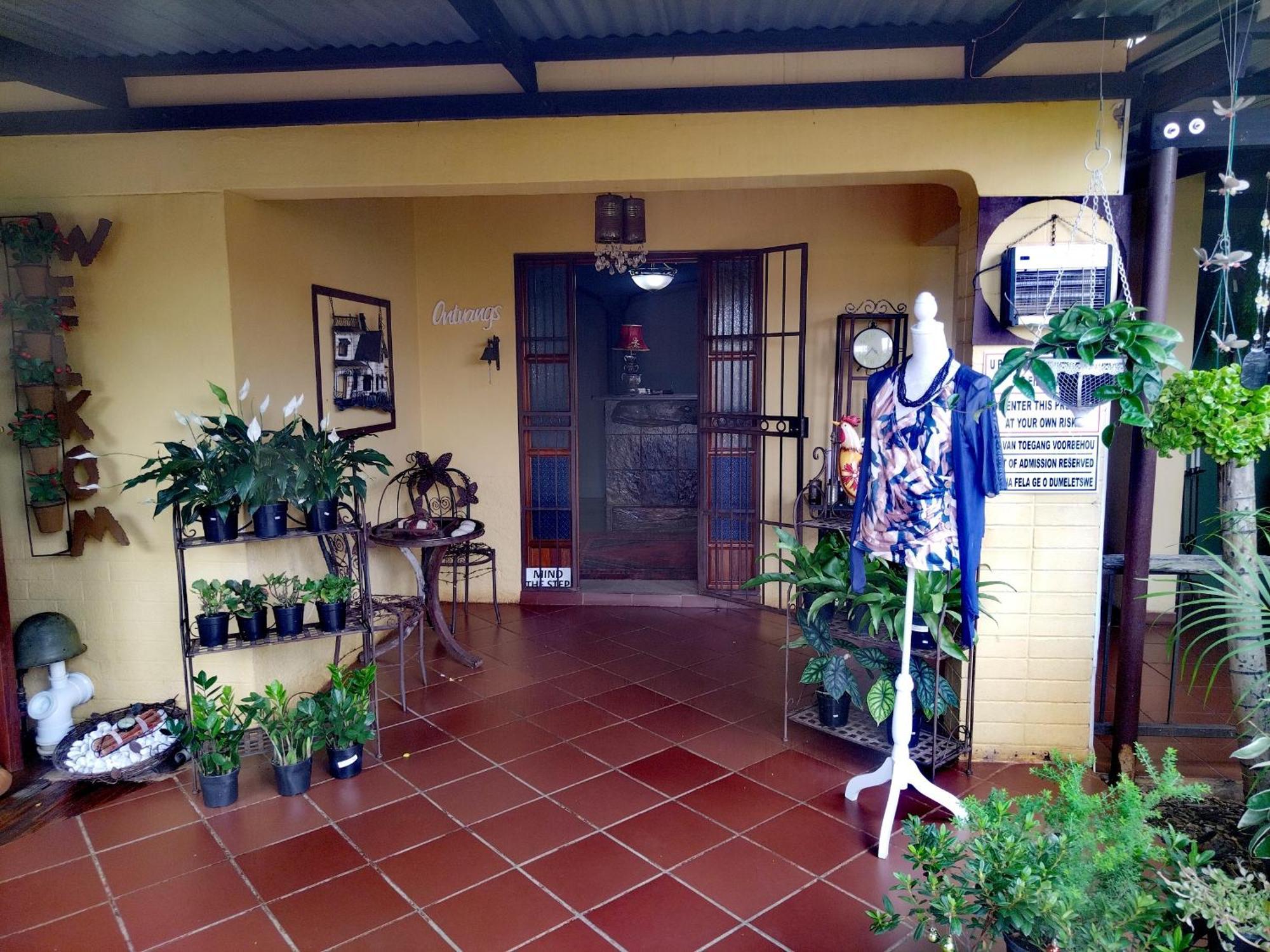 Africas Eden Guesthouse Mookgophong Exterior photo