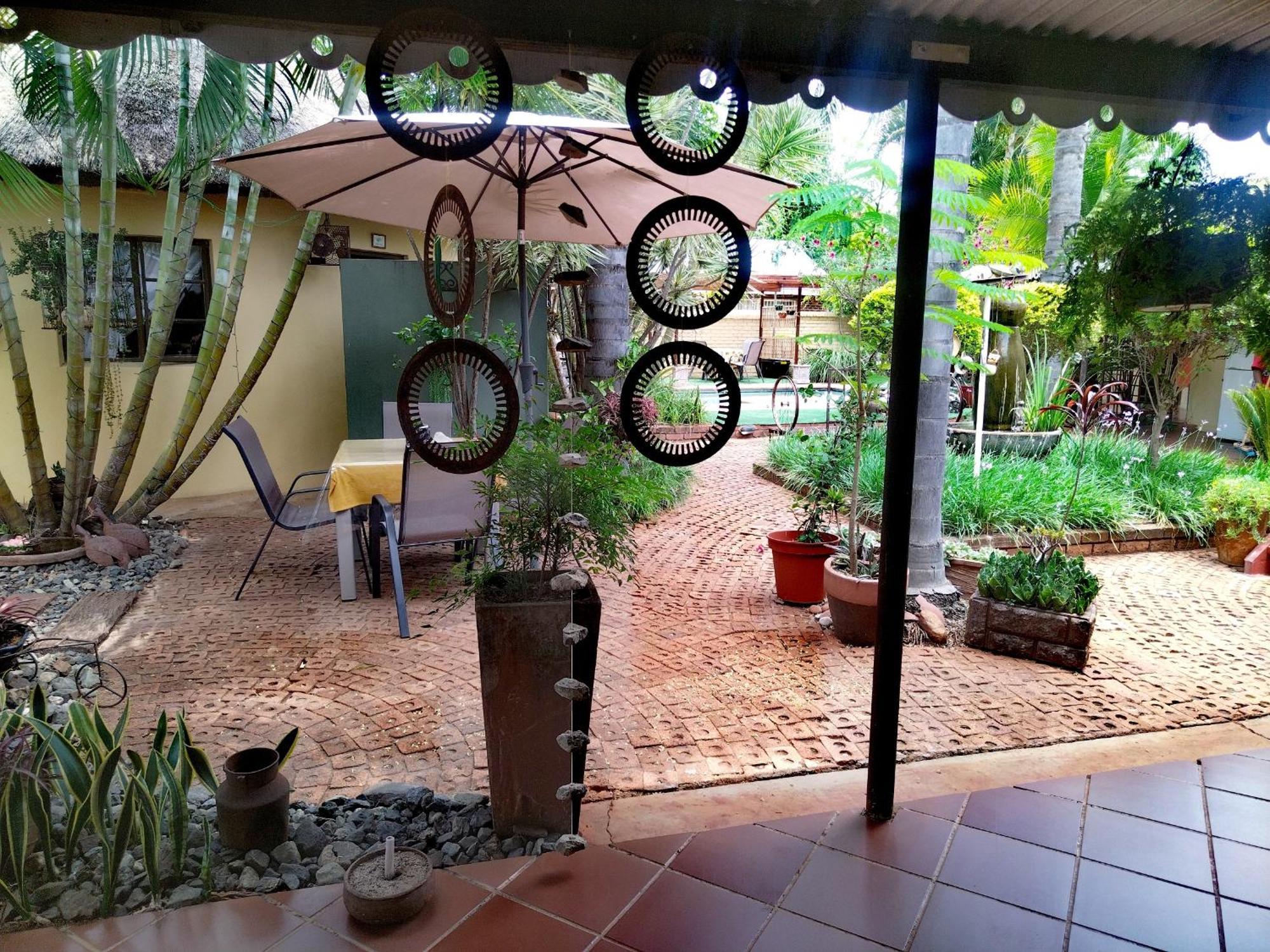 Africas Eden Guesthouse Mookgophong Exterior photo